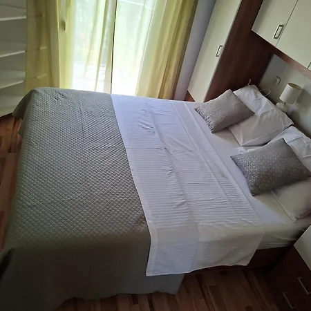 Apartment Galeb *